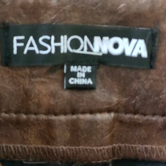 FashionNova Brown Faux Leather Jorts Size M A0081 - Picture 4 of 4